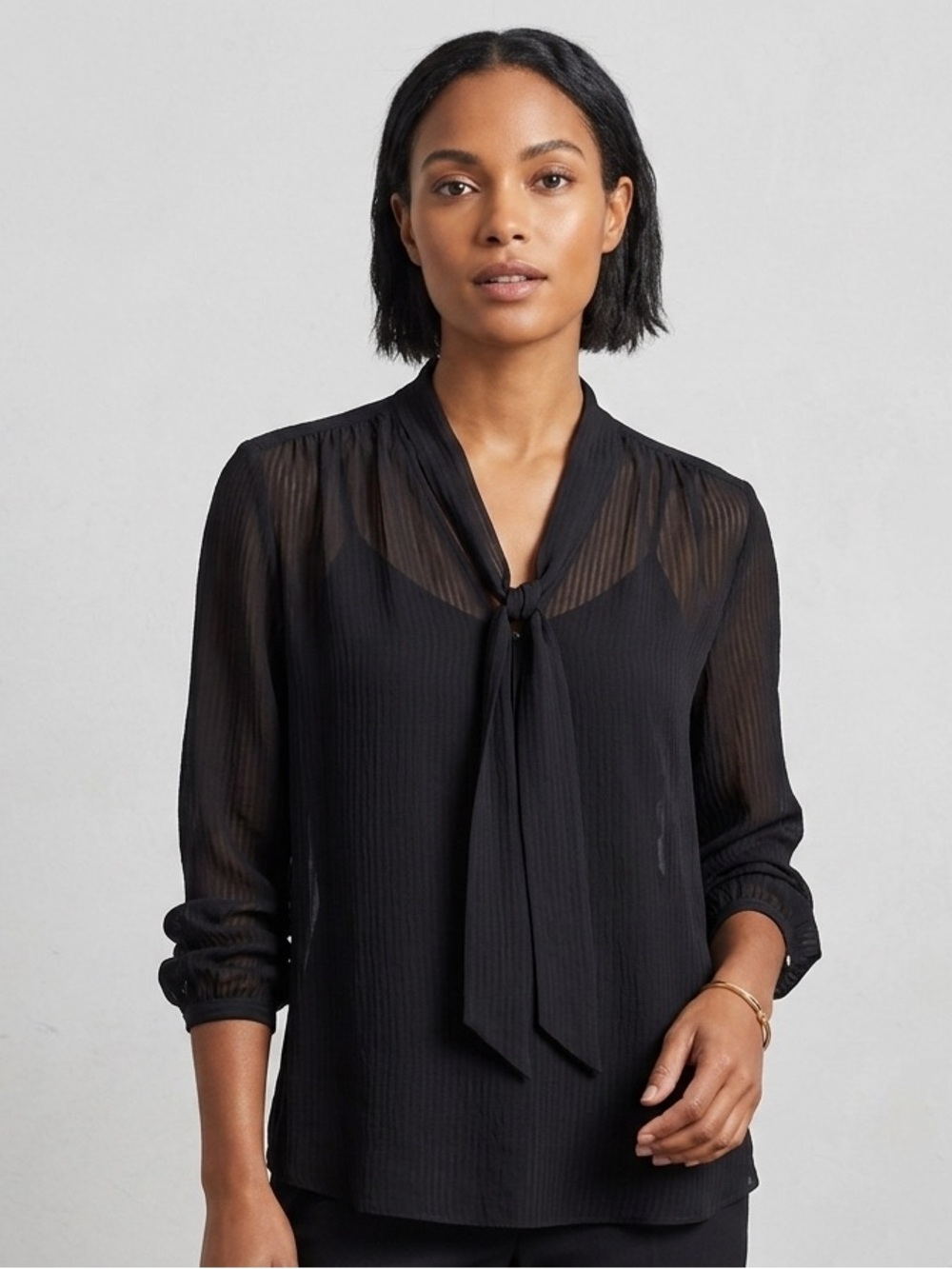 Theory Black 100% Silk "Bernetta" Pebble Seersucker Blouse - Size P